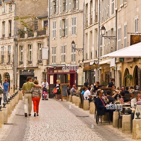 Charmant Cocon Iode Cosy Equipe, Baigne De Lumiere, Situe Au Coeur De La Rochelle A 1Min A Pied Du Marche Central Avec Tv Et Wifi Exteriér fotografie