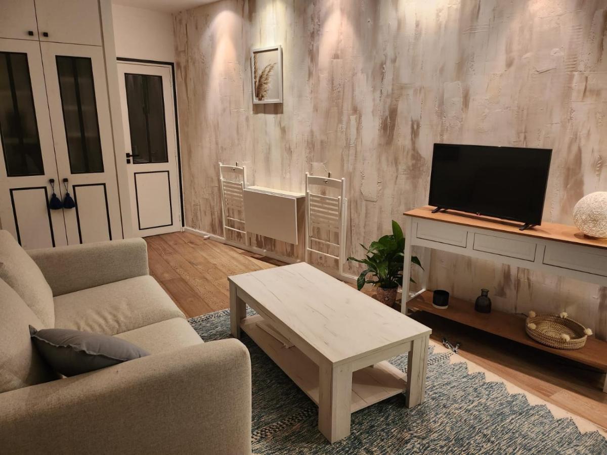 Charmant Cocon Iode Cosy Equipe, Baigne De Lumiere, Situe Au Coeur De La Rochelle A 1Min A Pied Du Marche Central Avec Tv Et Wifi Exteriér fotografie